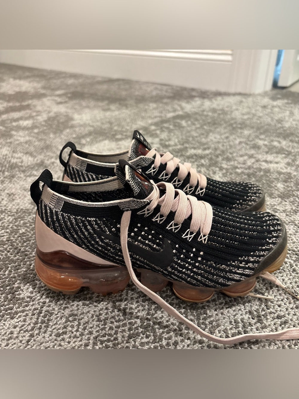 Nike Air VaporMax Flyknit 3 Black Barely Rose Athletic Shoes Womens U.S. 5